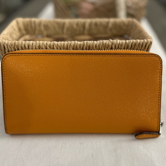 Coach Wallet - Picture 3 of 9